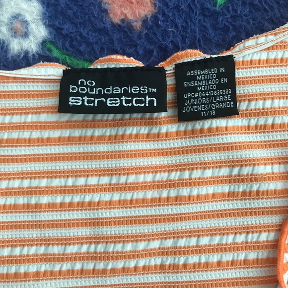 Low scoop neck stretch crop top - Picture 3 of 6